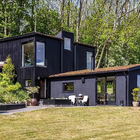 Beautiful House In Fantastic Surroundings